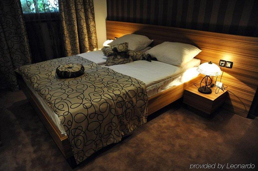 Hotel Alem SJJ Chambre photo